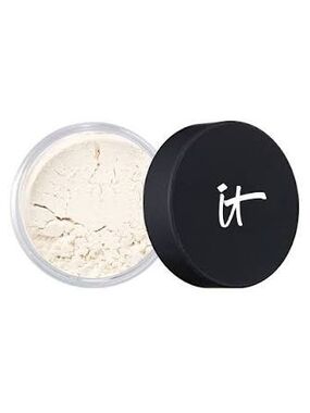 IT Cosmetics Bye Bye Pores Poreless Finish Airbrush Powder – Translucent